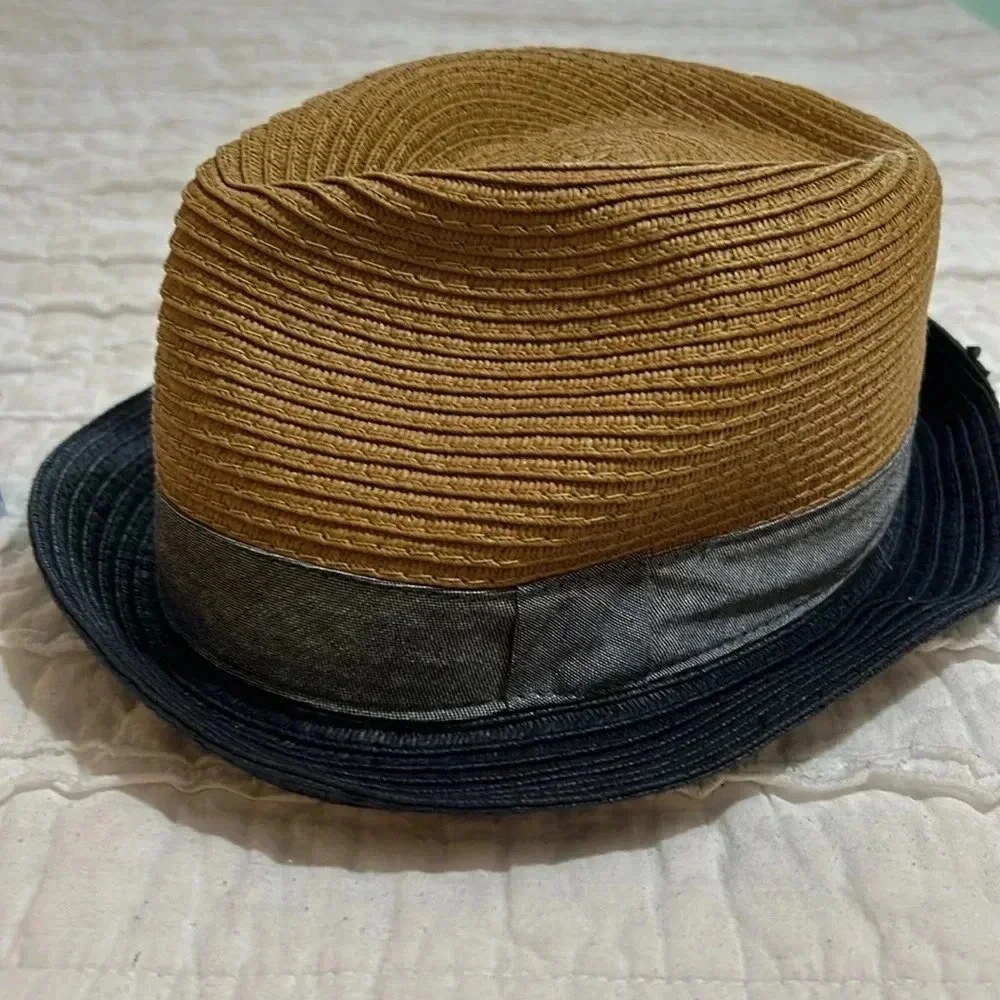 Children’s place neck tie/hat combo